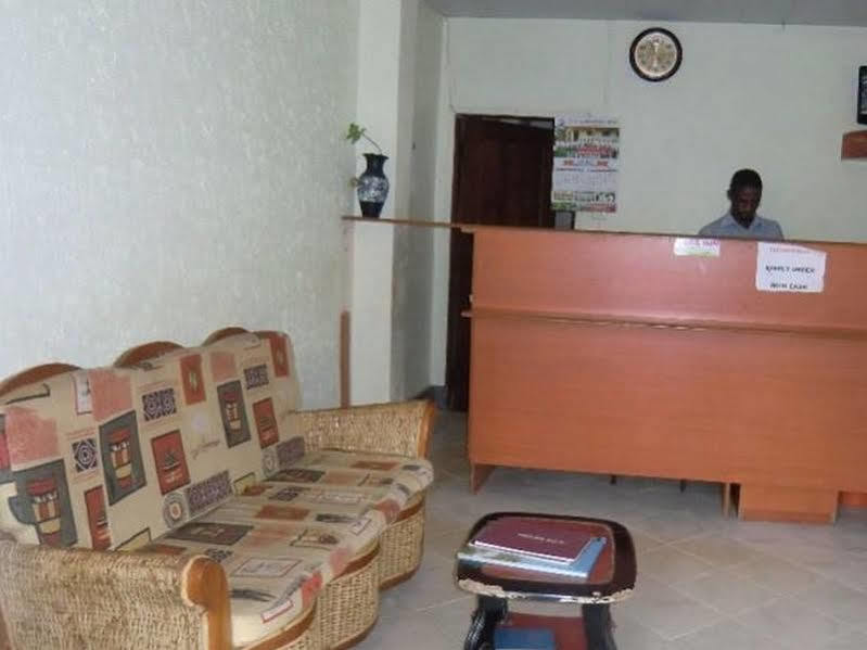 Keba Inn Lyamutundwe Exteriér fotografie