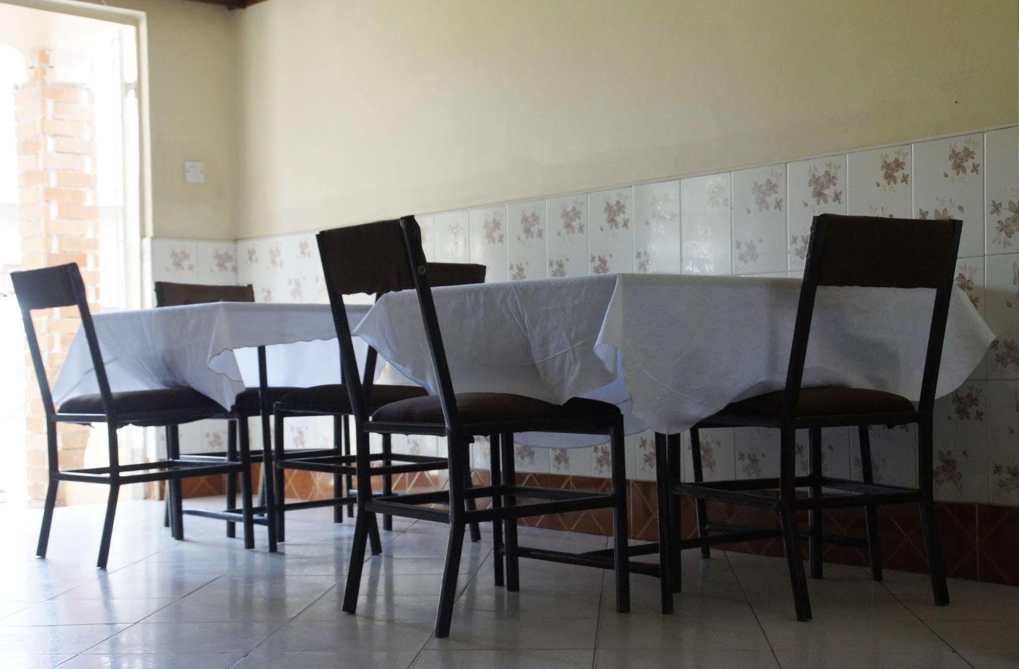Keba Inn Lyamutundwe Exteriér fotografie
