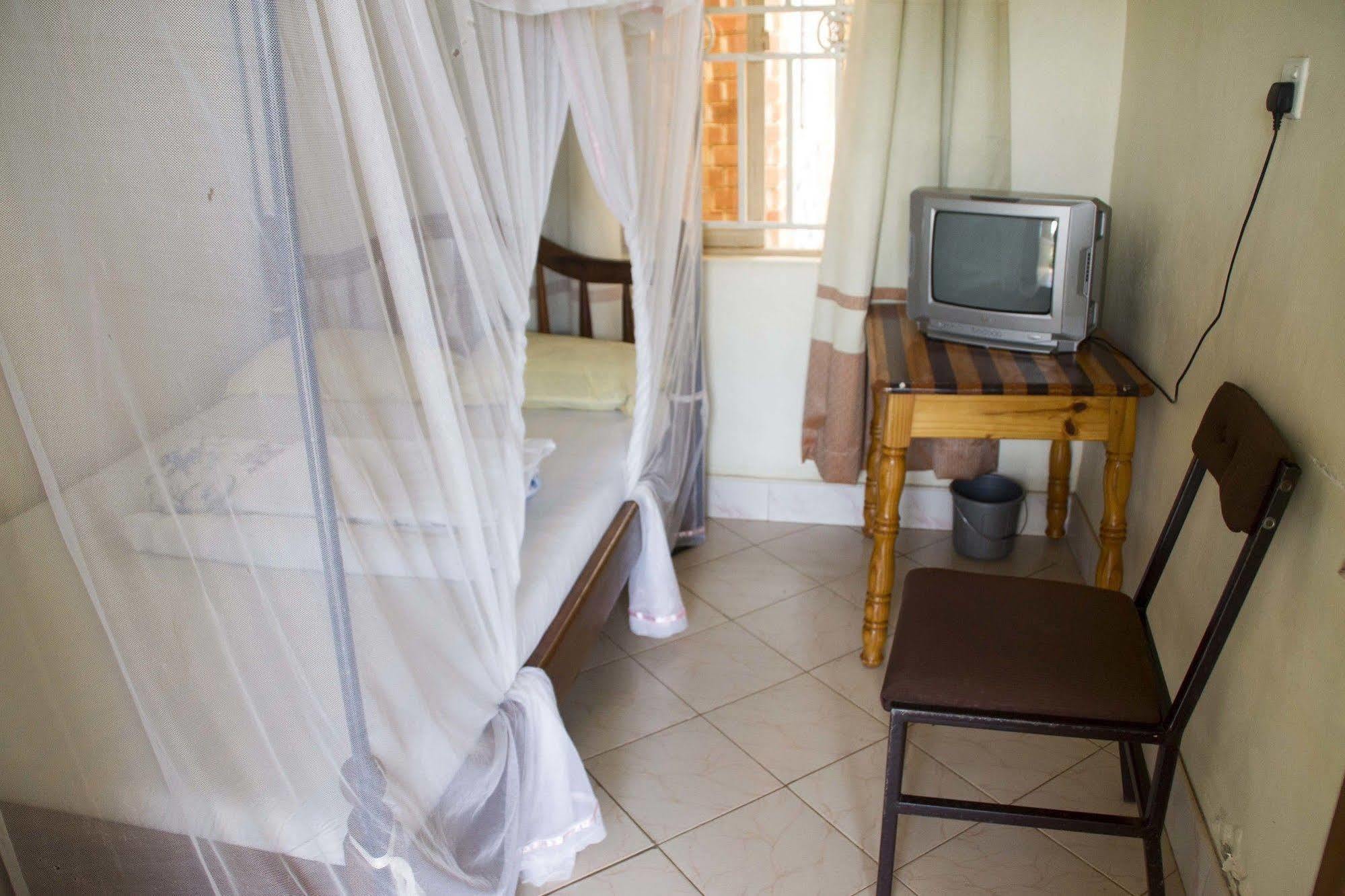 Keba Inn Lyamutundwe Exteriér fotografie
